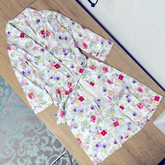 Victoria’s Secret great shape vintage gold label nighty robe matching set - Picture 5 of 15